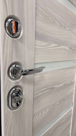 Входная дверь  