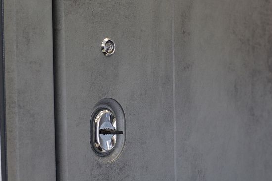 Входная дверь  