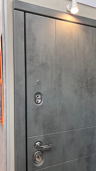 Входная дверь  